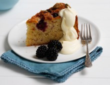 Blackberry, yogurt and pistachio cake