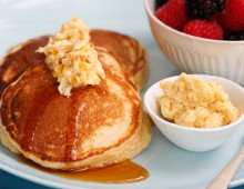 Ricotta hotcakes with raspberries, blackberries and honeycomb butter